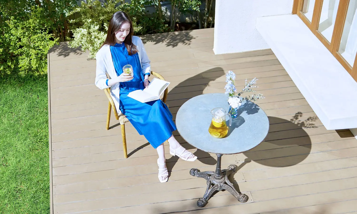TERRACE UNDER THE SKY